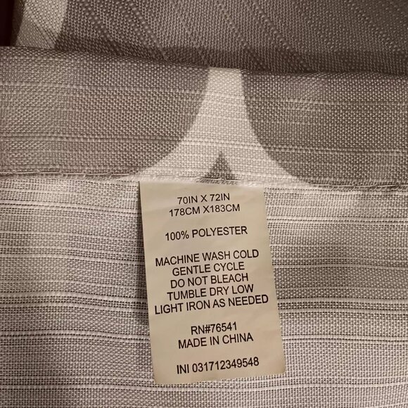 7 pc Gray Shower Curtain Set, Rings,  Magnetic Liner 2 rugs set - Picture 11 of 14